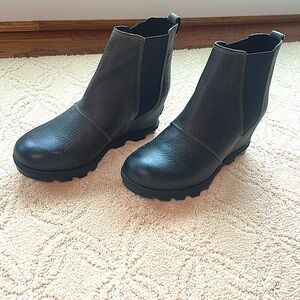 SOREL Joan of Arctic II waterproof wedge bootie size 7.5 like new